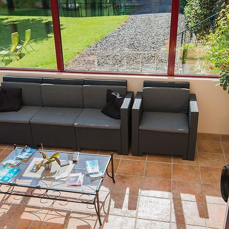 Au Jardin Fleuri Villa Vauxaillon Exterior photo