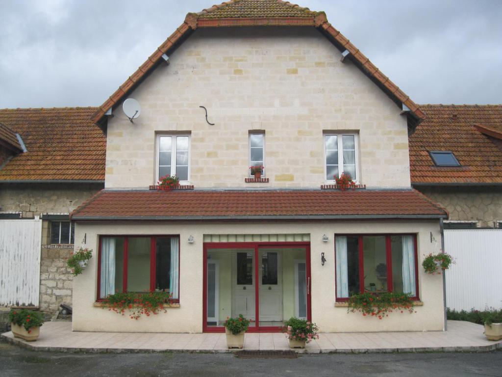 Au Jardin Fleuri Villa Vauxaillon Exterior photo