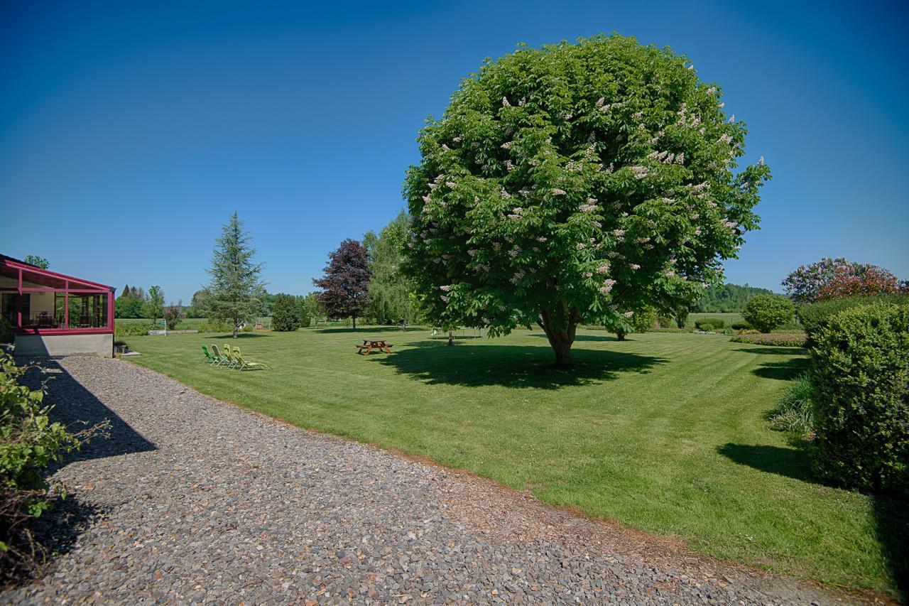 Au Jardin Fleuri Villa Vauxaillon Exterior photo